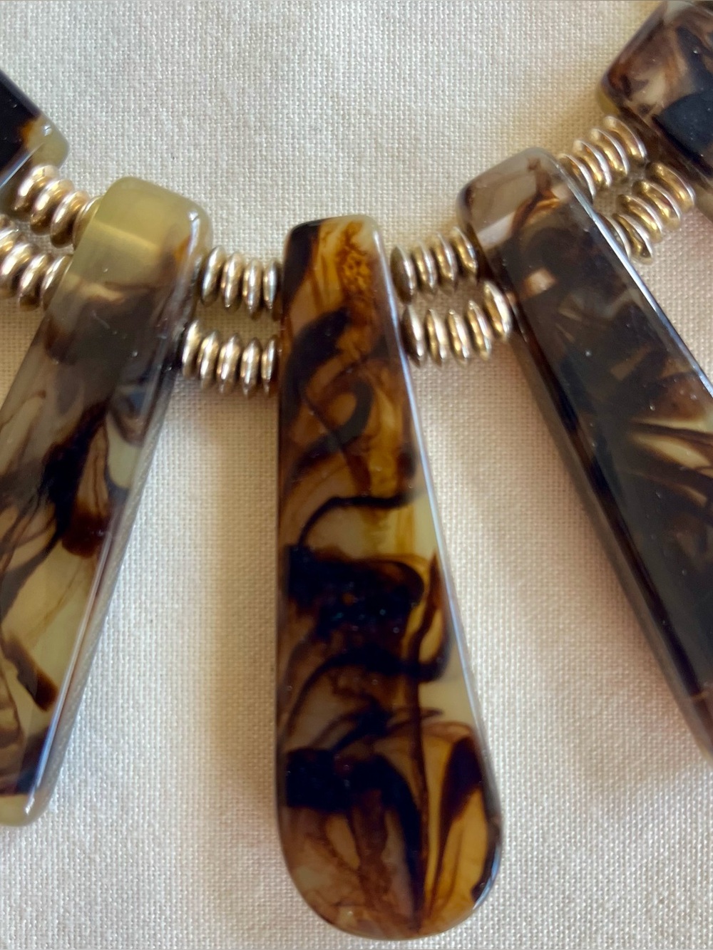 Tortoise Shell Image Statement Choker - Picture 8 of 16